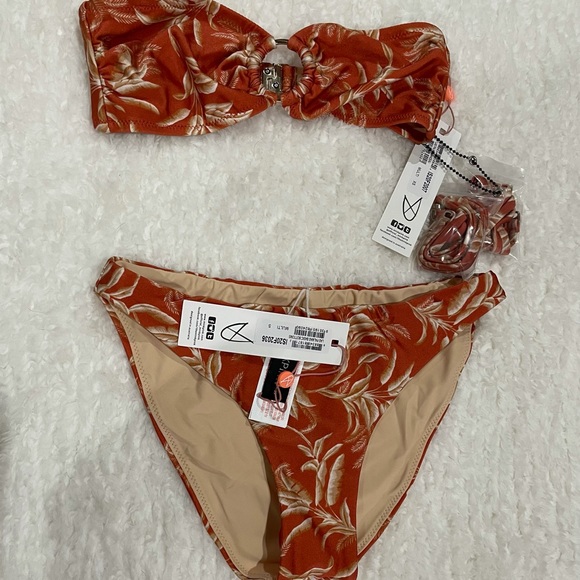 MINKPINK Bikini Set - Picture 6 of 11